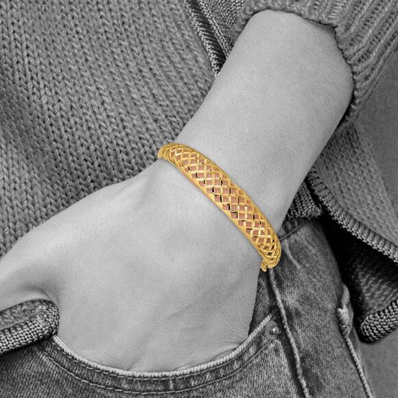 14k Yellow Gold Diamond Cut Graduated Weave Hinged Bangle Bracelet - Picture 3 of 5